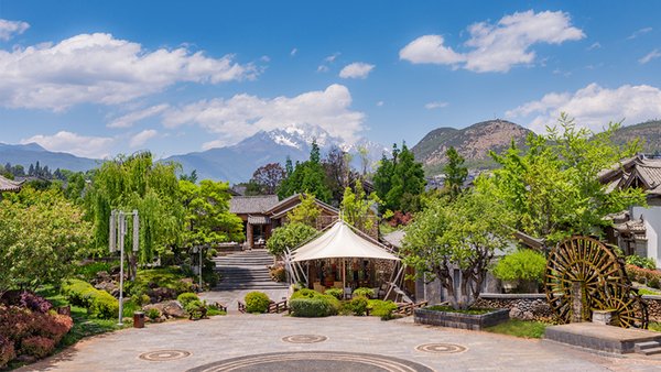 時光吧露臺遠觀玉龍雪山 時光吧露臺遠觀玉龍雪山