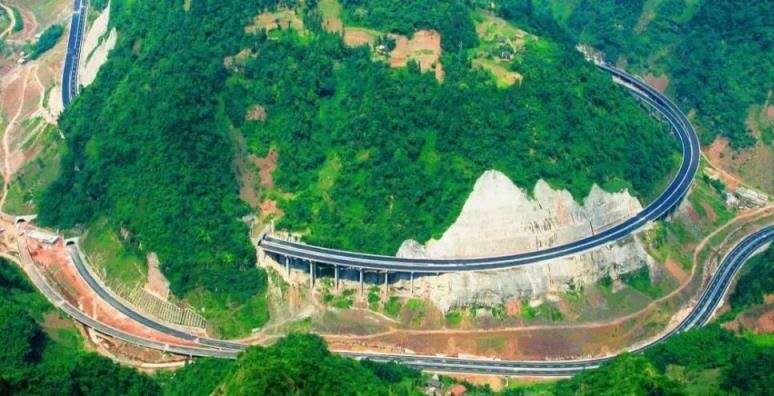 這條云南最美公路，適合自駕，現在還免費