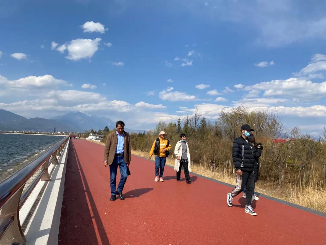 麗江這里環海而建的長廊，你不來看看？