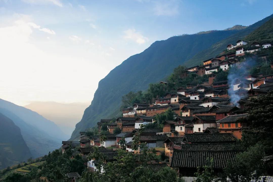 麗江石頭城，巖石上的棲居