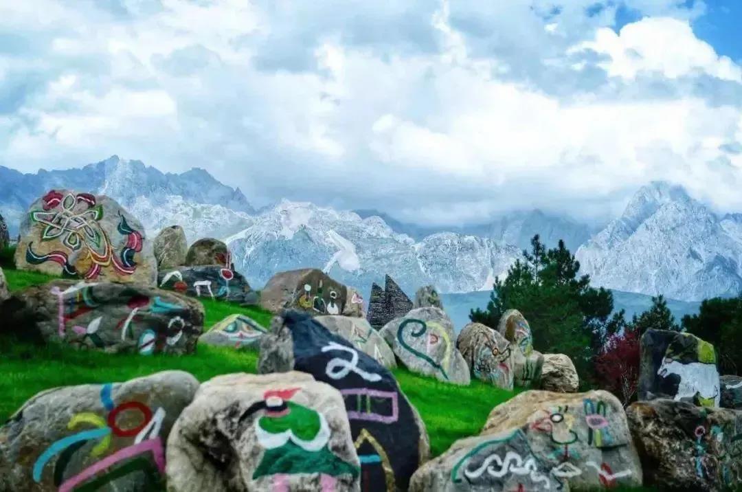  美景中體驗納西傳統民俗秀，漫游絕美網紅打卡地