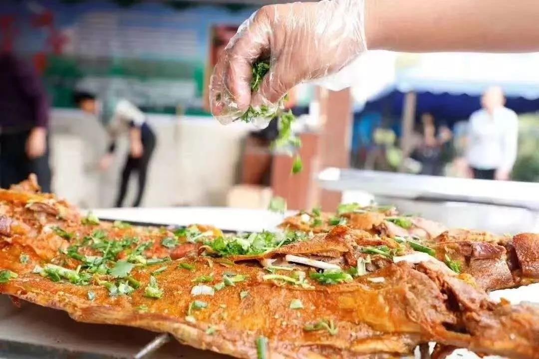 麗江城邊30畝“秘密莊園”！能吃烤全羊、燒烤，還能釣魚(yú)、賞美景……