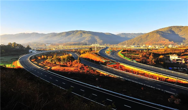 麗江這條高速登上央視《新聞聯(lián)播》！ 沿途風(fēng)景美如畫(huà)