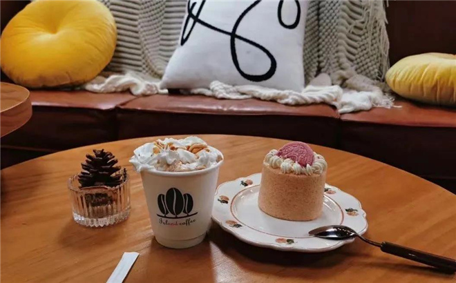 束河竟藏了一個“島”，來喝咖啡的人都稱這是麗江“小清邁”