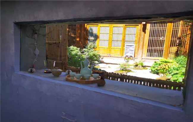 麗江古城 ，漫步古城石板路，邂逅小巷櫥窗里的詩情畫意