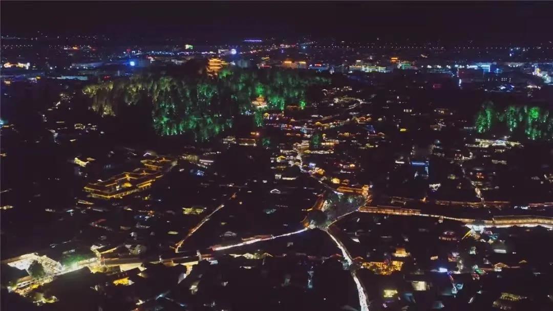 趕緊從空調(diào)房走出來(lái)，去麗江感受真正天然的怡人清爽吧！