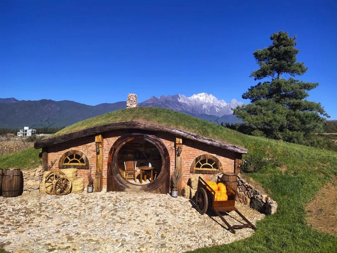 如果有一種世界的浪漫叫普羅旺斯， 那麗江的浪漫一定叫聽花谷。