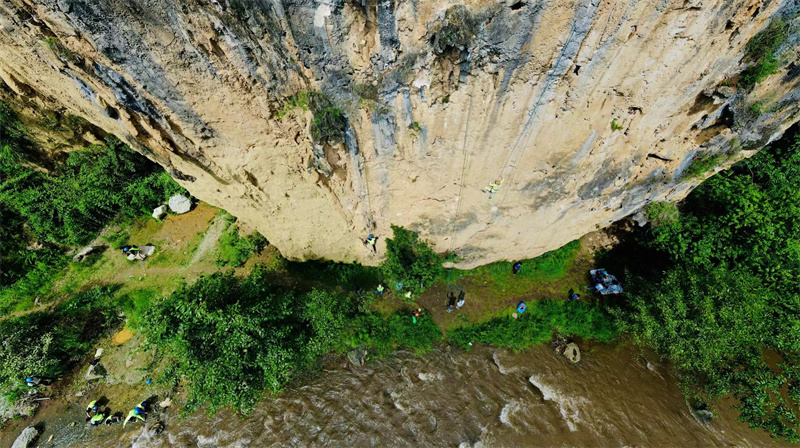 麗江石鼓鎮攀巖場