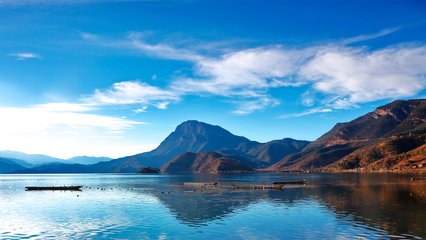 瀘沽湖，西南高原上的一個浪漫湖泊！   麗江紅色旅游