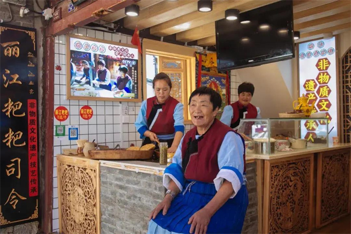 麗江特色美食推薦：油炸粑粑、水燜粑粑……好吃的麗江粑粑，竟還有那么多故事！