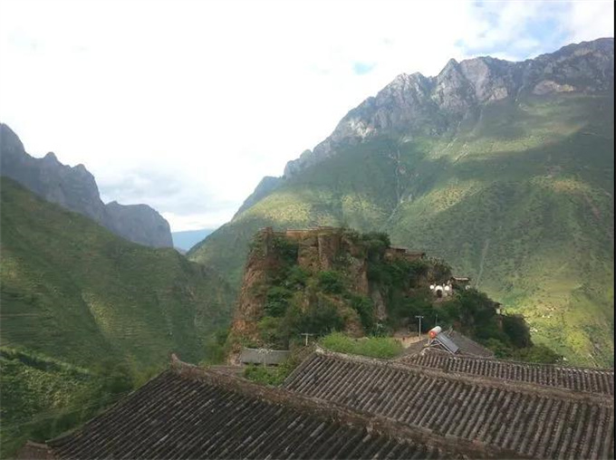 云南麗江小眾旅游景點“石頭城”，堪稱“天險之城”