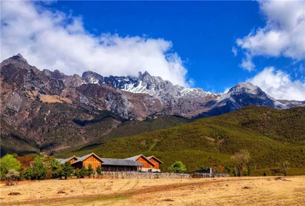 麗江定制旅游：玉龍雪山腳下竟藏有一個絕美村落，80%的游客都不知道！