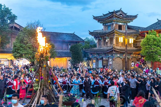 麗江喊你來過火把節了！