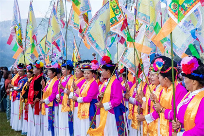 麗江旅游,麗江定制旅游,麗江旅行社：又見瀘沽湖轉山節，零距離感受這場民俗視覺盛宴！